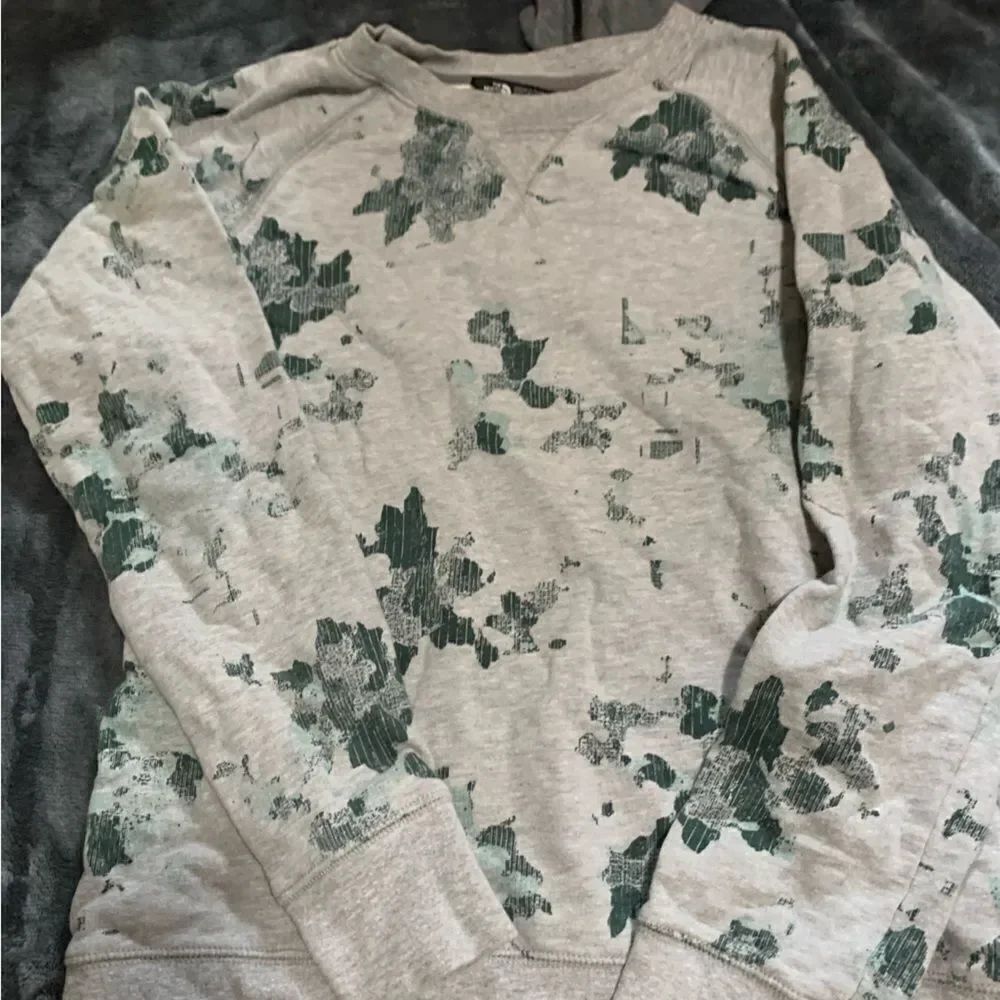 Vintage northface sweatshirt camouflage floral